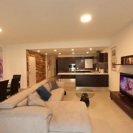 Korzo Suites St. Julian'S Buitenkant foto