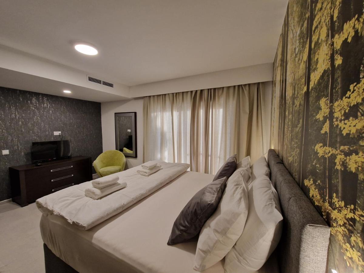 Korzo Suites St. Julian'S Buitenkant foto