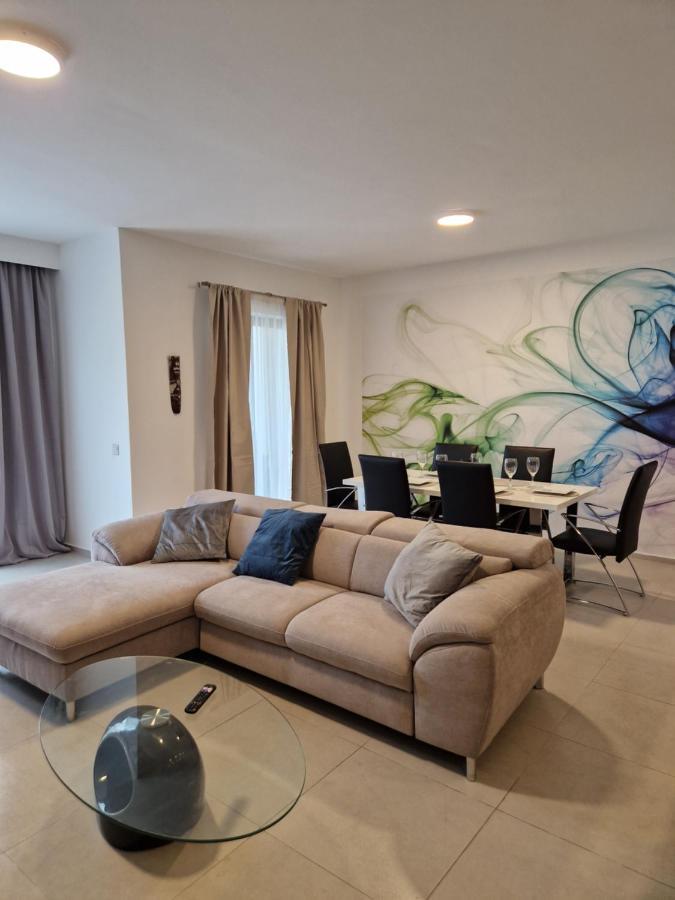 Korzo Suites St. Julian'S Buitenkant foto
