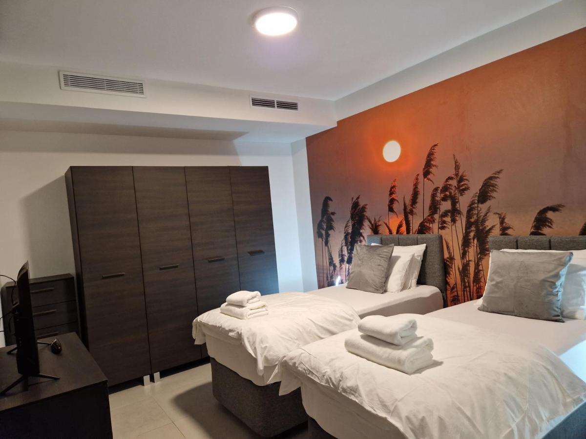 Korzo Suites St. Julian'S Buitenkant foto