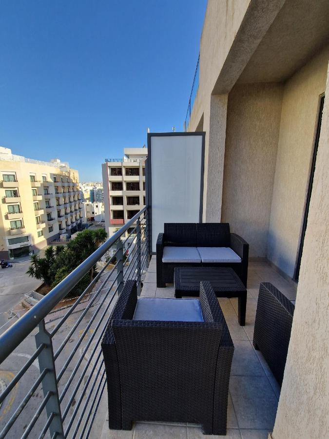 Korzo Suites St. Julian'S Buitenkant foto