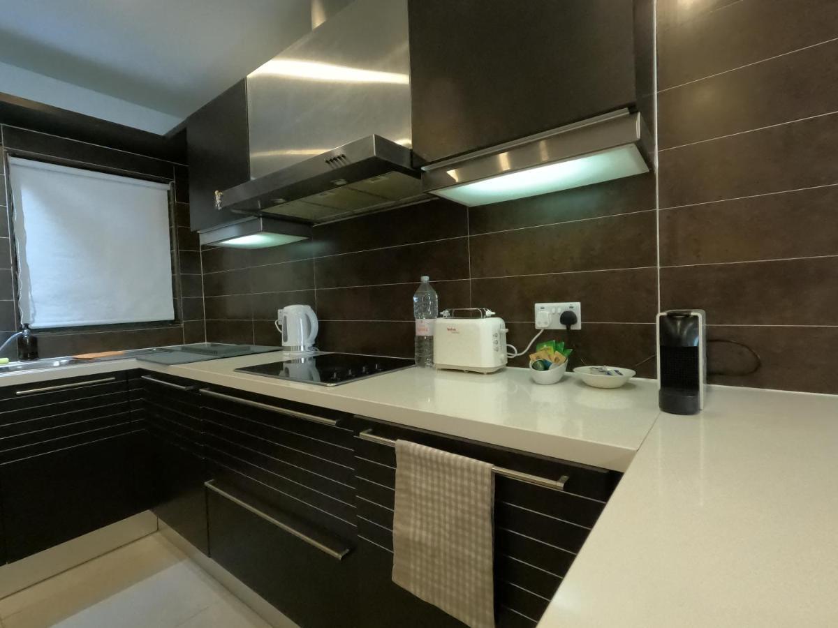 Korzo Suites St. Julian'S Buitenkant foto