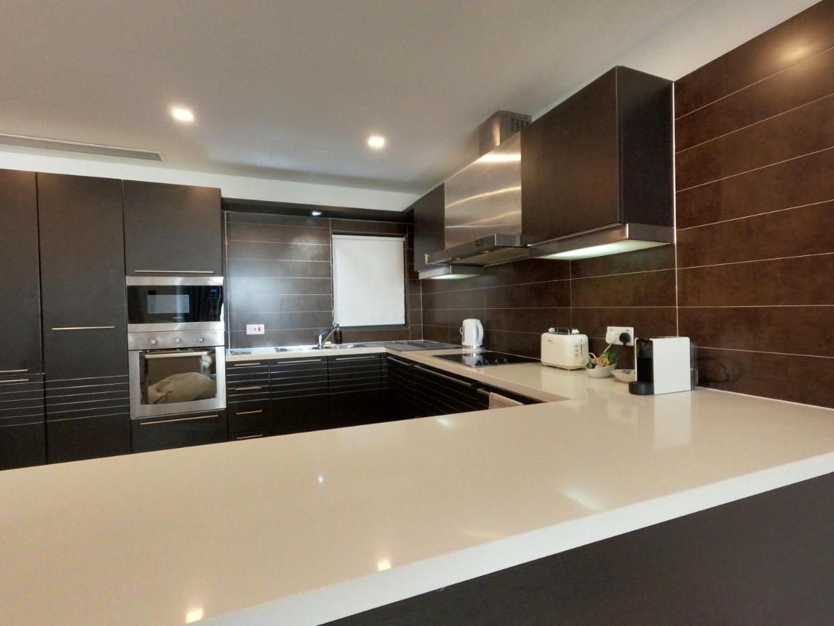 Korzo Suites St. Julian'S Buitenkant foto