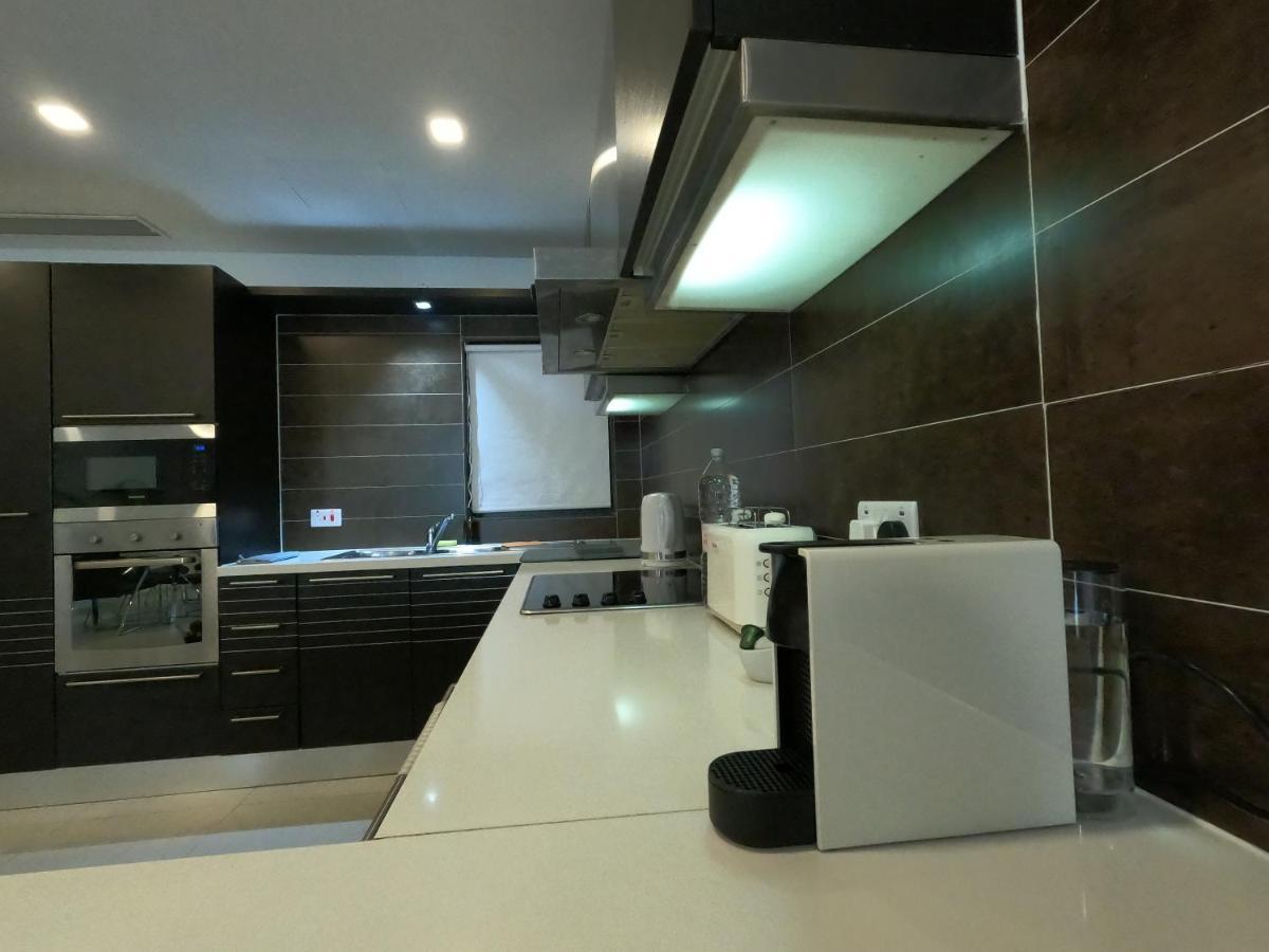 Korzo Suites St. Julian'S Buitenkant foto